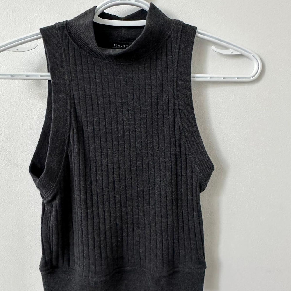 Forever 21 Charcoal Ribbed Knit Top